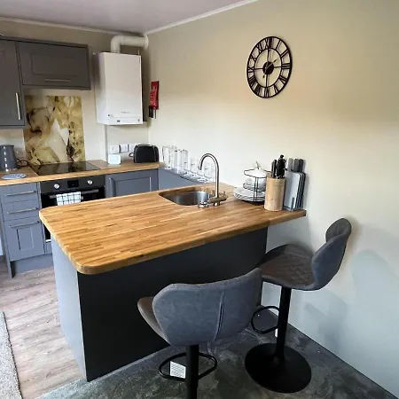 Rowan Boutique For Couples With A Dog *