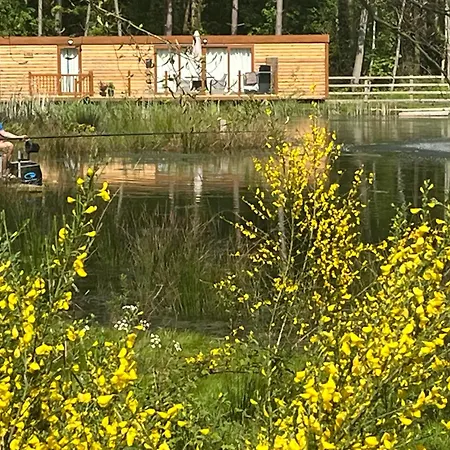 بيت للعطل Rowan Boutique For Couples With A Dog *