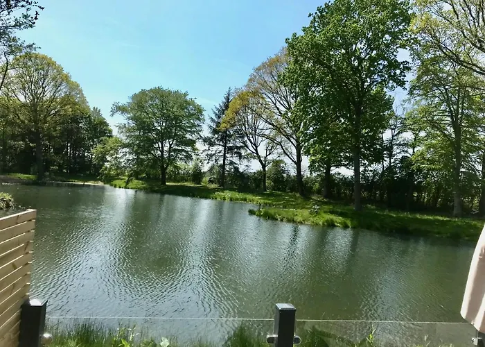 Rowan Boutique For Couples With A Dog Йорк