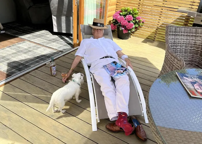 Дом отдыха Rowan Boutique For Couples With A Dog *