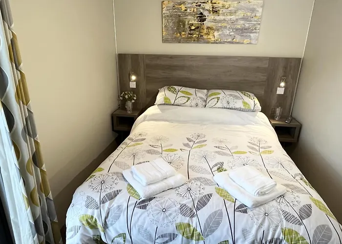 Rowan Boutique For Couples With A Dog