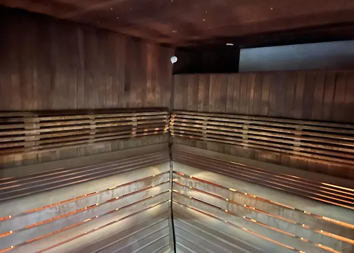 Rowan Boutique For Couples With A Dog * Йорк